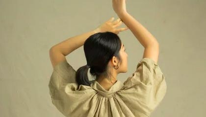 女队老中青三代完美组合 刘诗雯赞孙颖莎“太牛了”